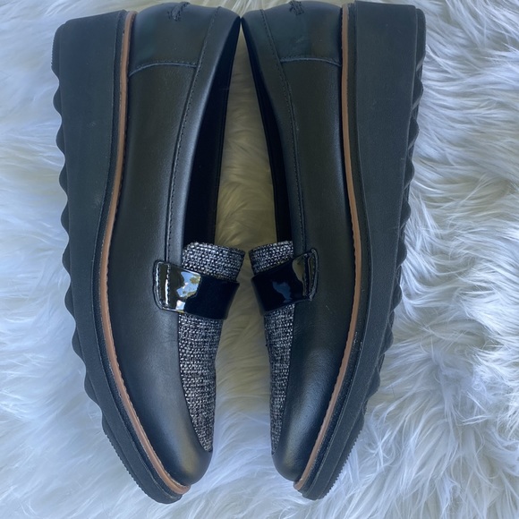 Clarks - Picture 6 of 16